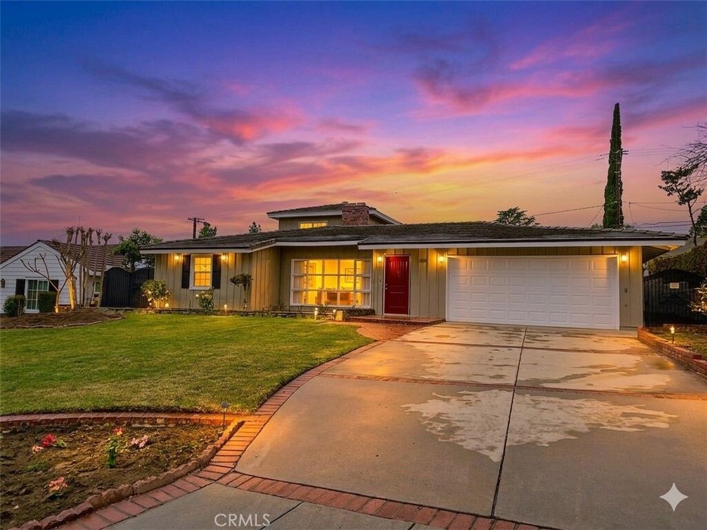 Property Photo:  1747 Oakwood Avenue  CA 91006 