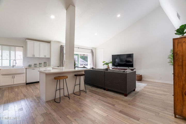 Property Photo:  31550 Agoura Road 3  CA 91361 