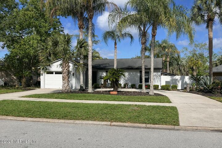 Property Photo:  11654 Lake Ride Drive  FL 32223 