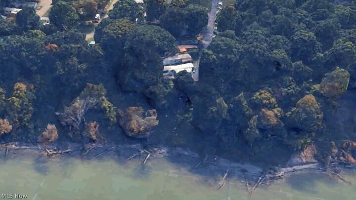 Property Photo:  4017 Lake Road 17  OH 44030 