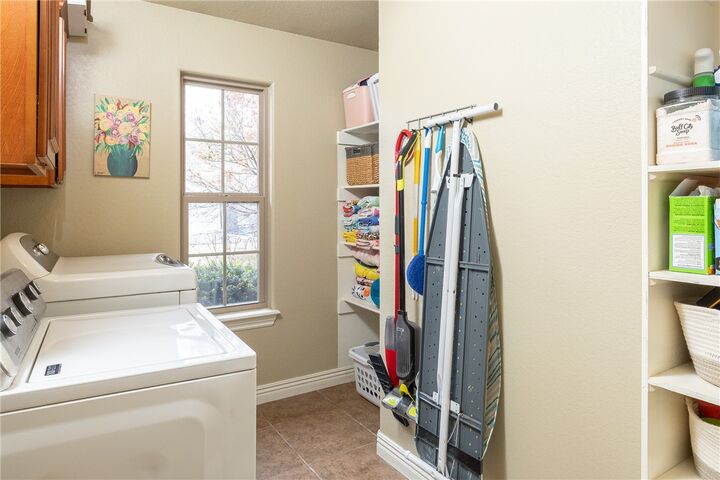 Property Photo:  2001 Quinlan Avenue  AR 72745 