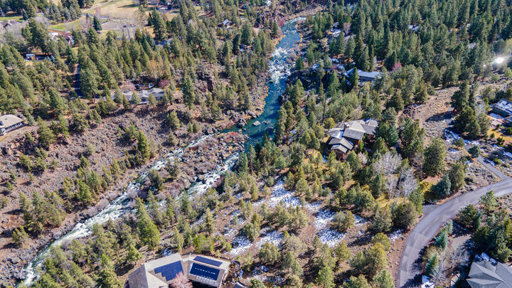 Property Photo: 4034 NW Northcliff OR 97703