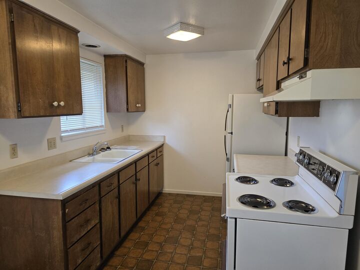 Property Photo:  522 SE J Street A &Amp B  OR 97526 