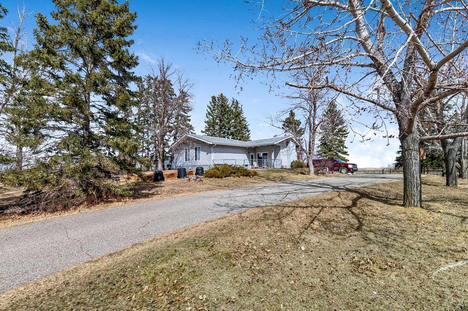 Property Photo:  120050 466 Avenue E  AB T1V 1N3 