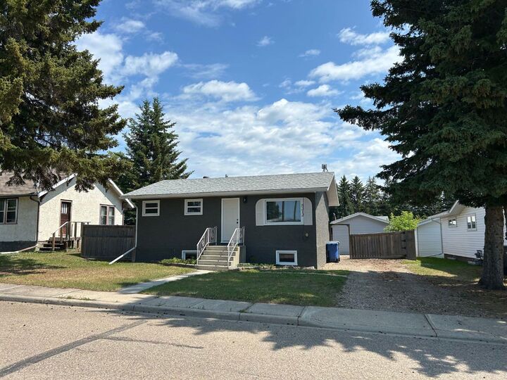 Photo de la propriété:  5212 50 Avenue Crescent  AB T0M 0X0 