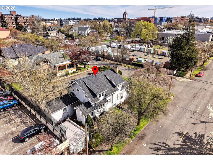 Property Photo:  504 W Evergreen Blvd W  WA 98660 