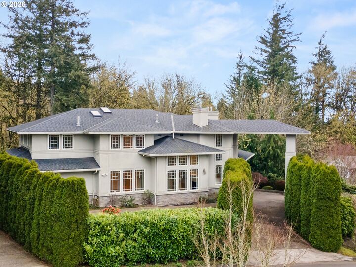 Property Photo: 9820 NW Skyview Dr OR 97231