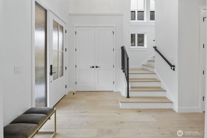 Property Photo: 208 35th Avenue E WA 98112