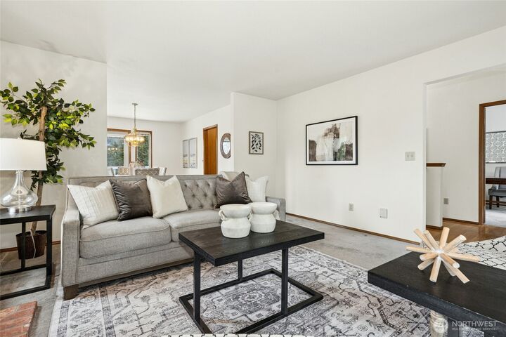 Property Photo: 2420 Squak Mountain Loop SW WA 98027