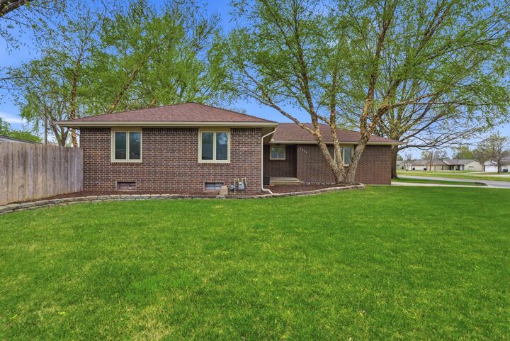 Property Photo: 1615 N Holland Ln KS 67212-1572