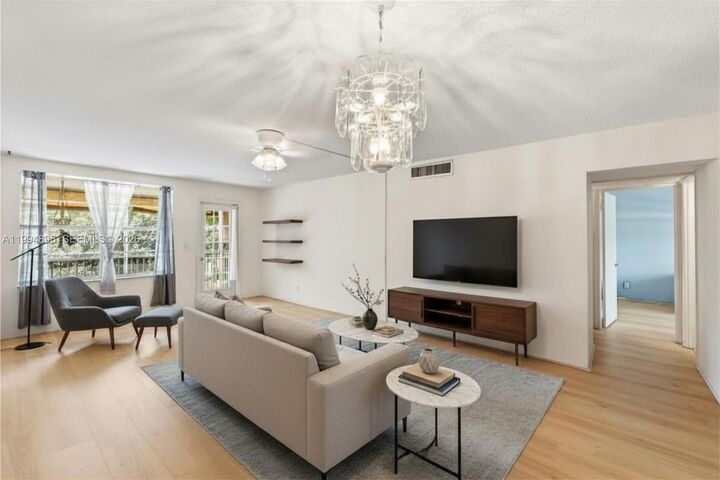 Property Photo: 4025 N Federal Hwy 226C FL 33308