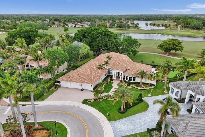 Property Photo: 2512 Princeton Court FL 33327