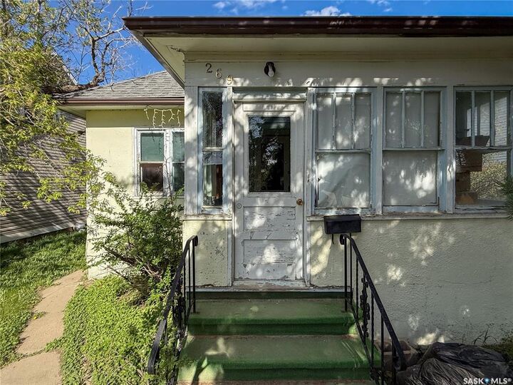 Property Photo: 269 2nd Avenue NE SK S9H 2C9