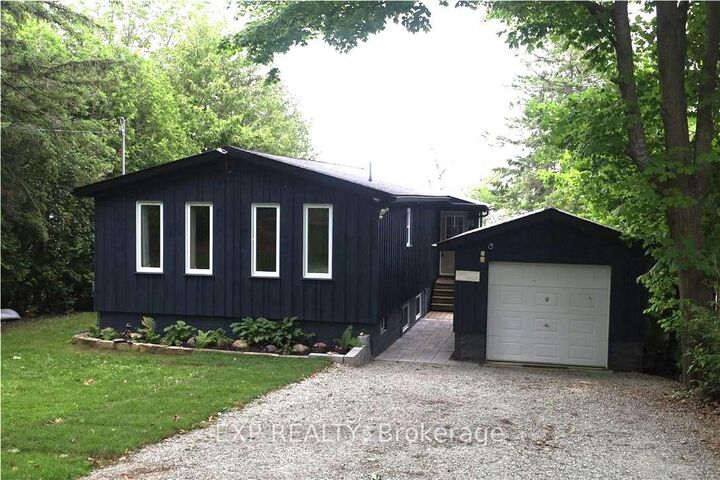Property Photo: 2295 Lakeshore Road E ON L0L 1T0
