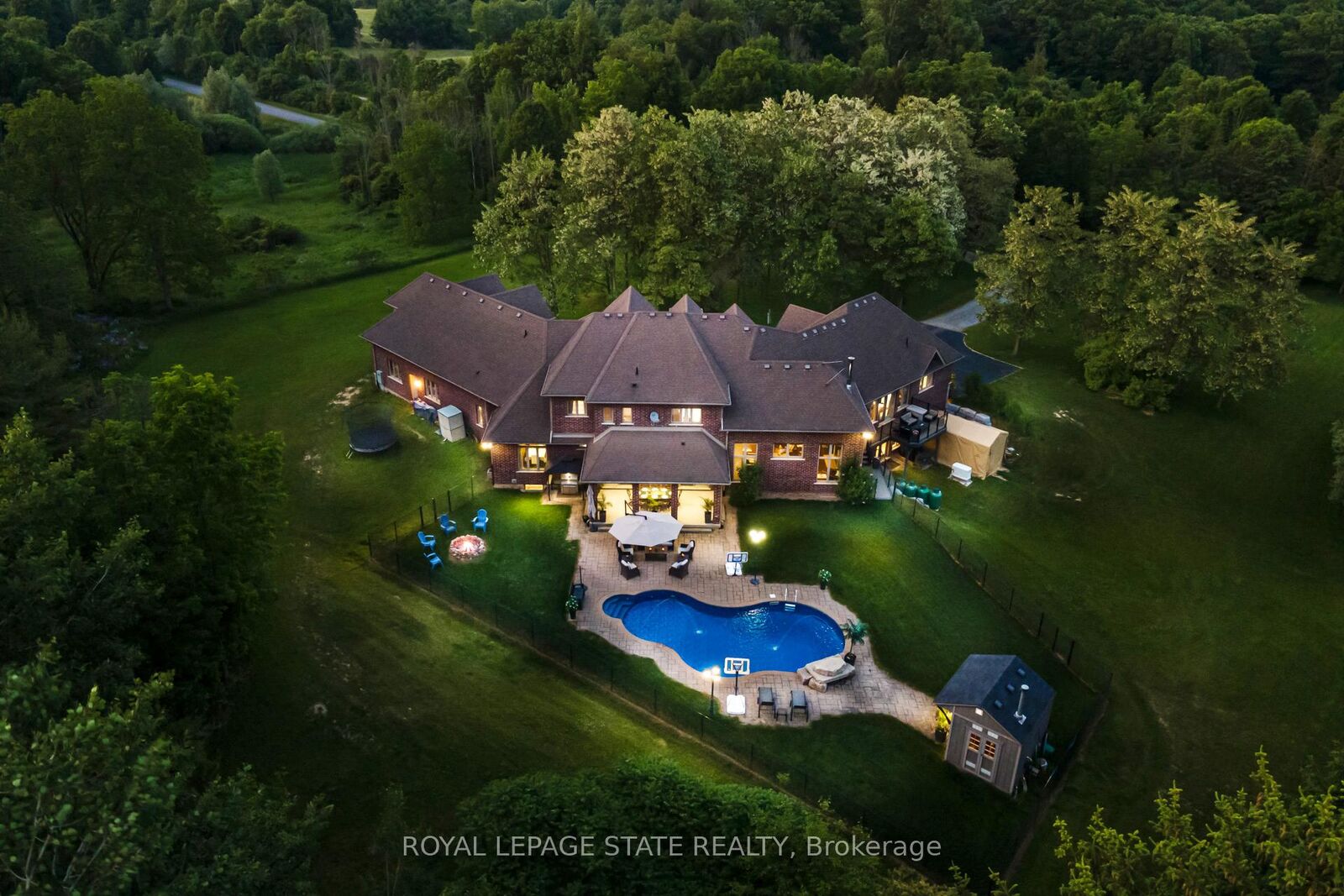 Property Photo: 814 Binkley Road ON L9H 6V8