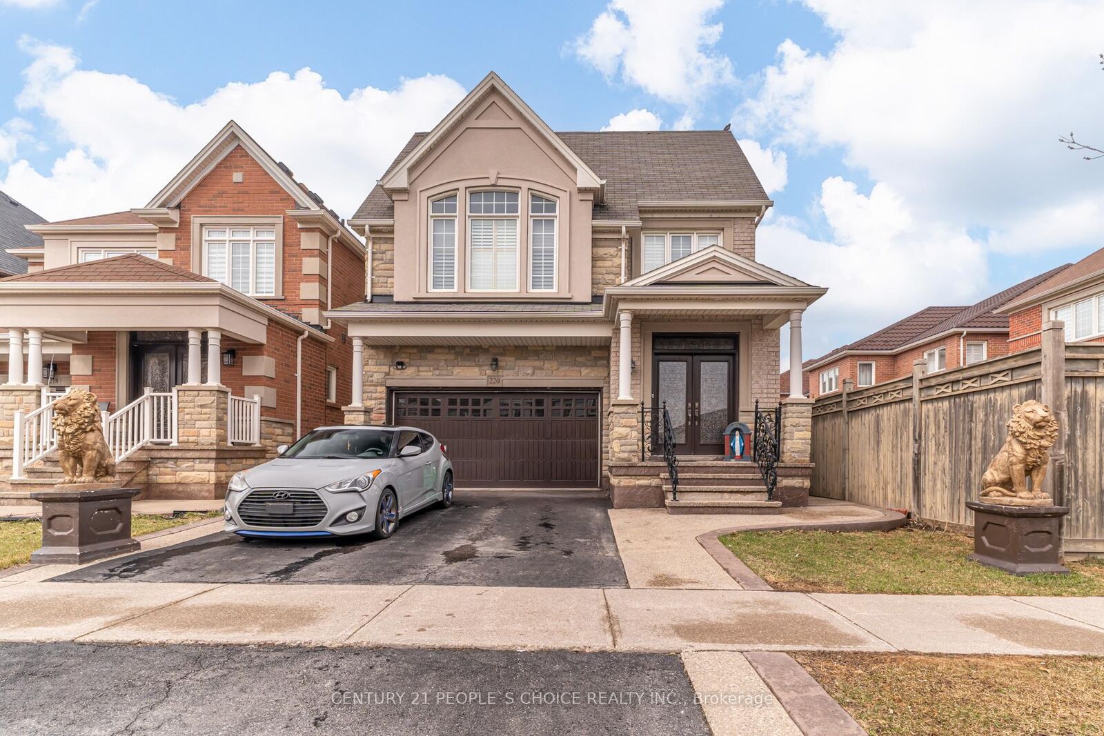 Photo de la propriété: 220 Castle Oaks Crossing N/A ON L6P 3X2