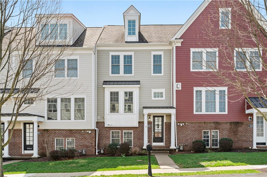 Property Photo:  1321 Village Lane  PA 15017 