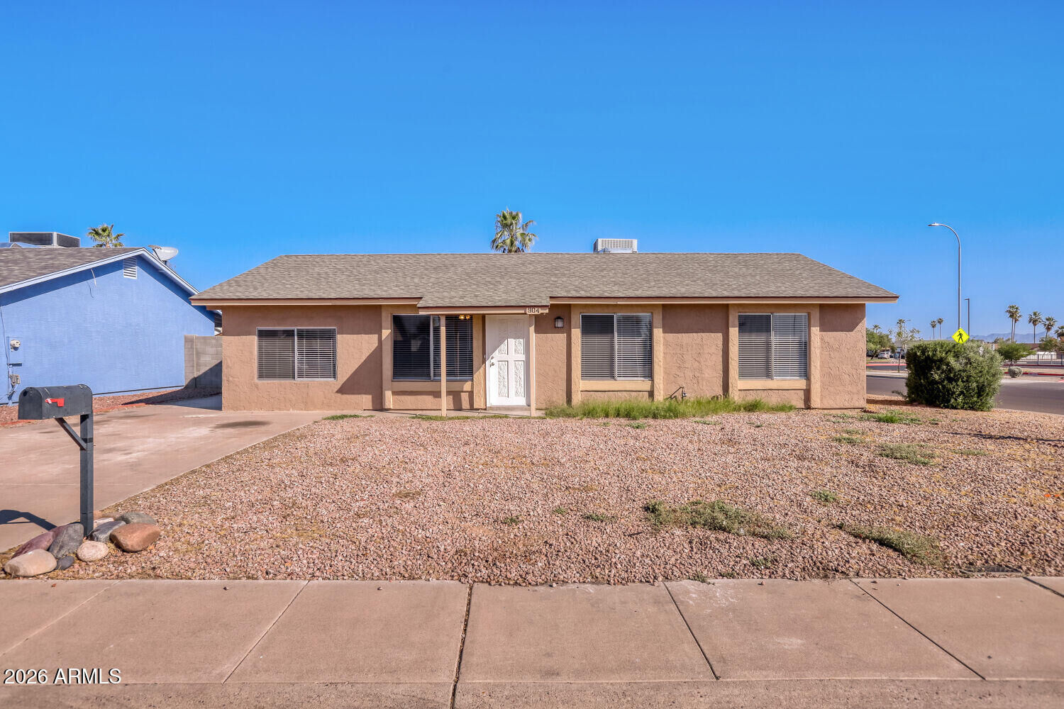Property Photo:  904 W Yale Drive  AZ 85283 