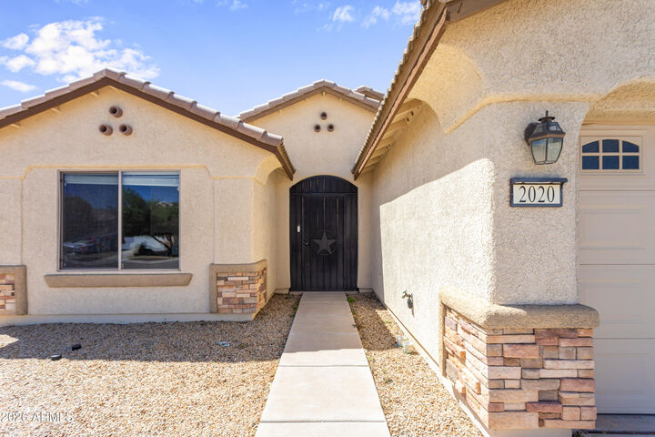 Property Photo: 2020 Valley Sage Street AZ 85635
