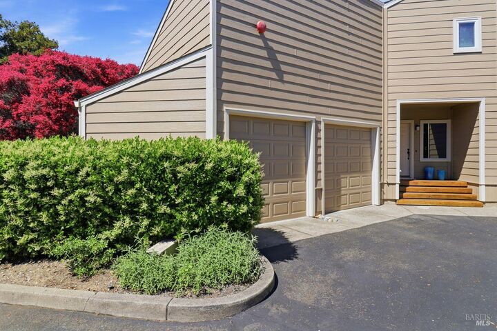 Property Photo:  111 Parkview Circle  CA 94925 