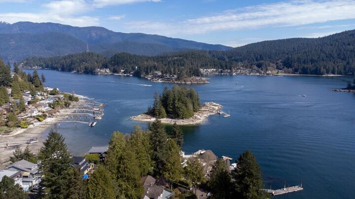 Property Photo: 4493 Epps Avenue BC V7G 1G2