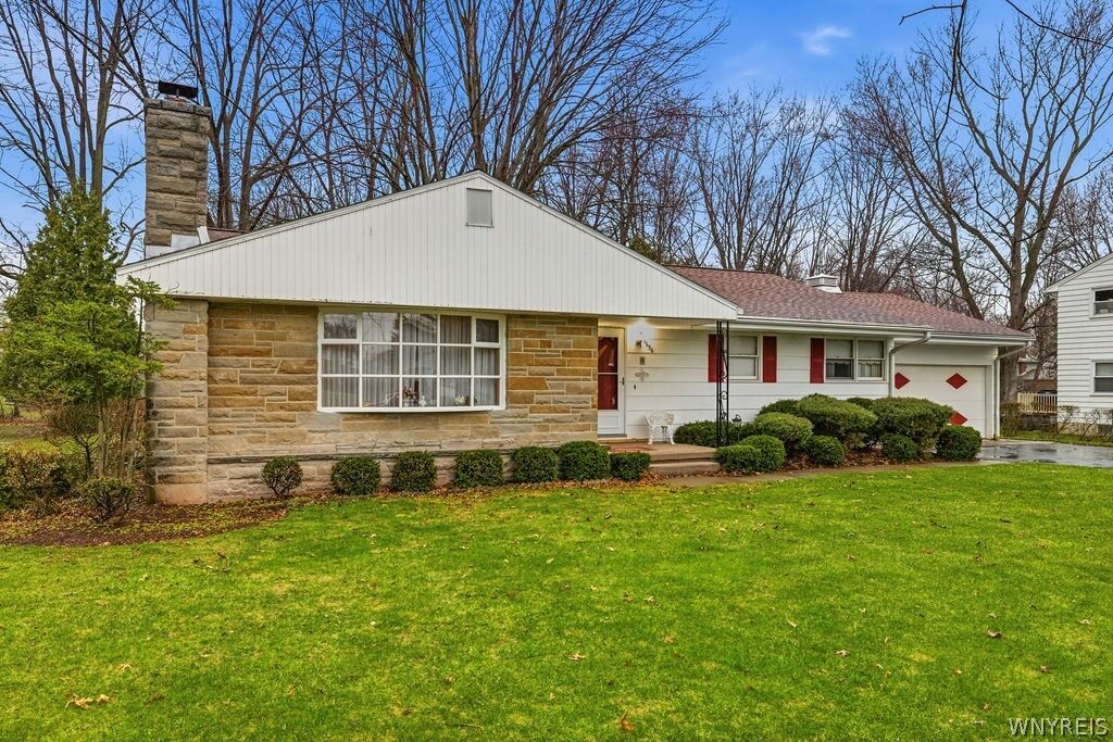 Property Photo:  4656 Apple Drive  NY 14092 