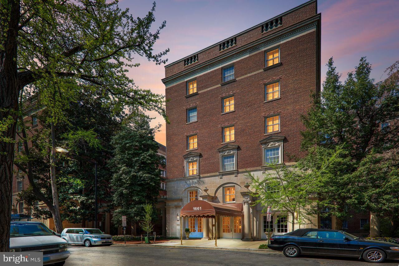 Property Photo:  1661 Crescent Place NW 502  DC 20009 