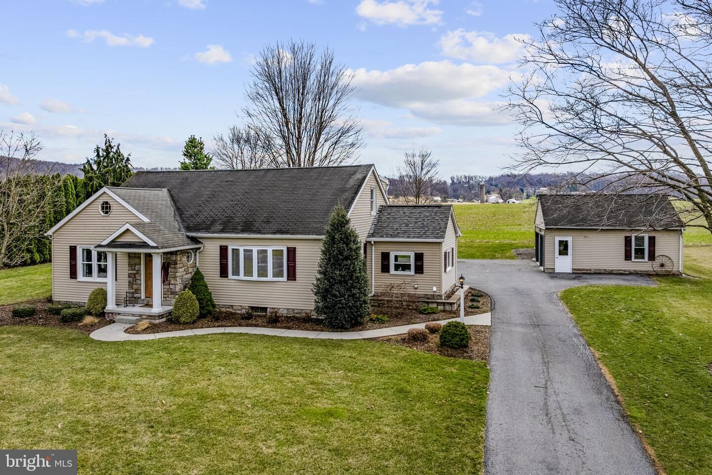 Property Photo:  330 S Reamstown Road  PA 17522 