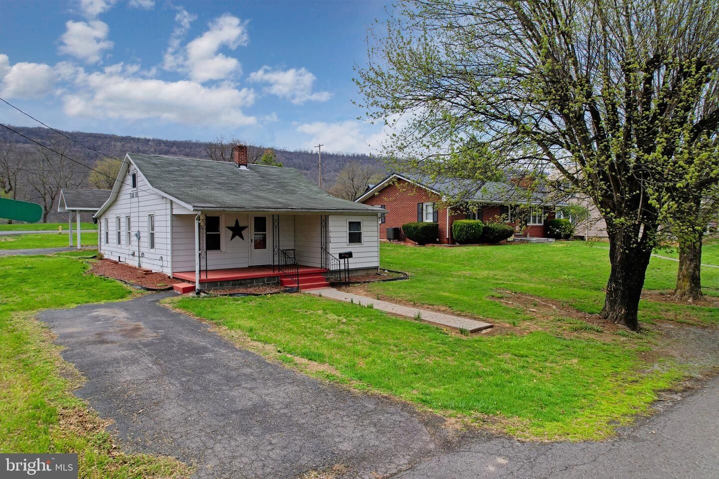 Property Photo: 715 Charles Street WV 26757