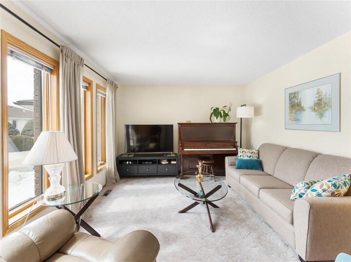 Property Photo:  26 Weselak Drive  MB R0E 0C0 