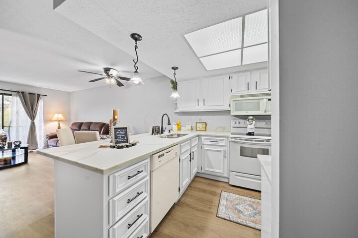 Property Photo:  7522 Stone Lake Drive  OH 43016 