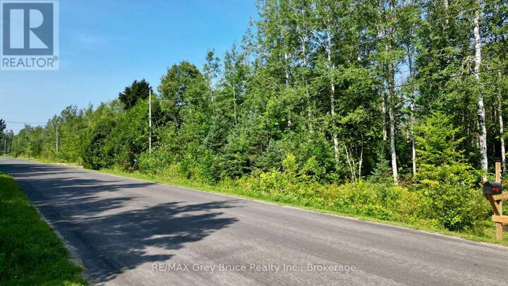 Property Photo:  127 Maple Drive  ON N0H 1Z0 