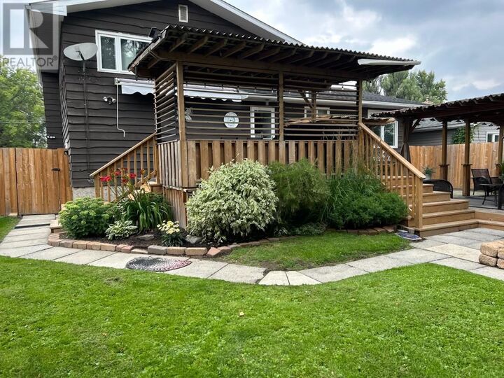 Property Photo:  649 Second Street East  ON P9A 1N6 