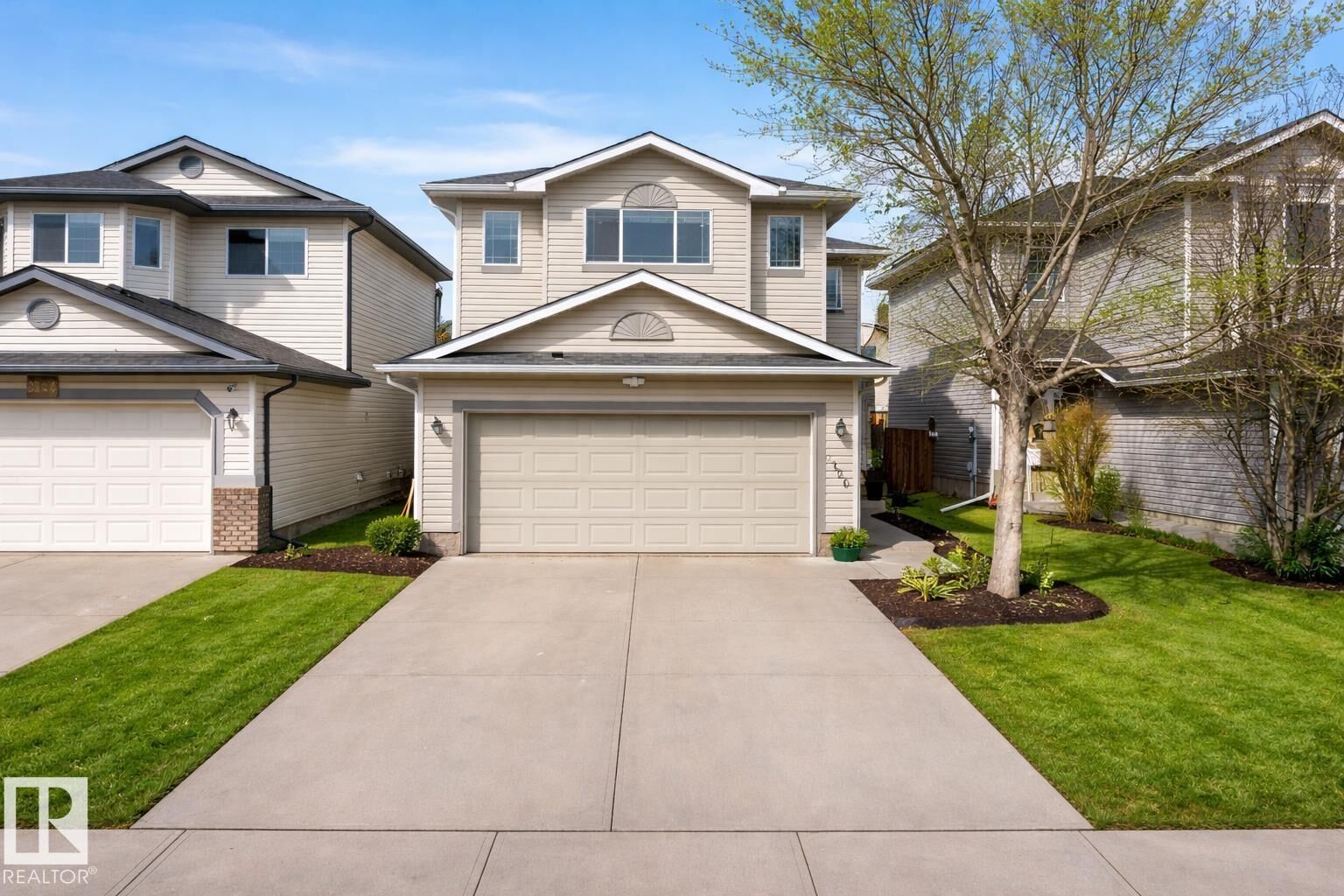 Photo de la propriété:  3120 25 Avenue NW  AB T6T 0L8 