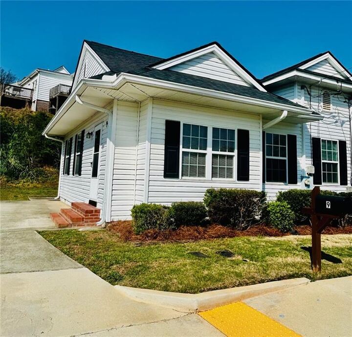 Property Photo:  9 Victory Street  GA 30501 
