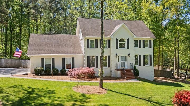 Property Photo: 809 Pinehurst Drive GA 30188