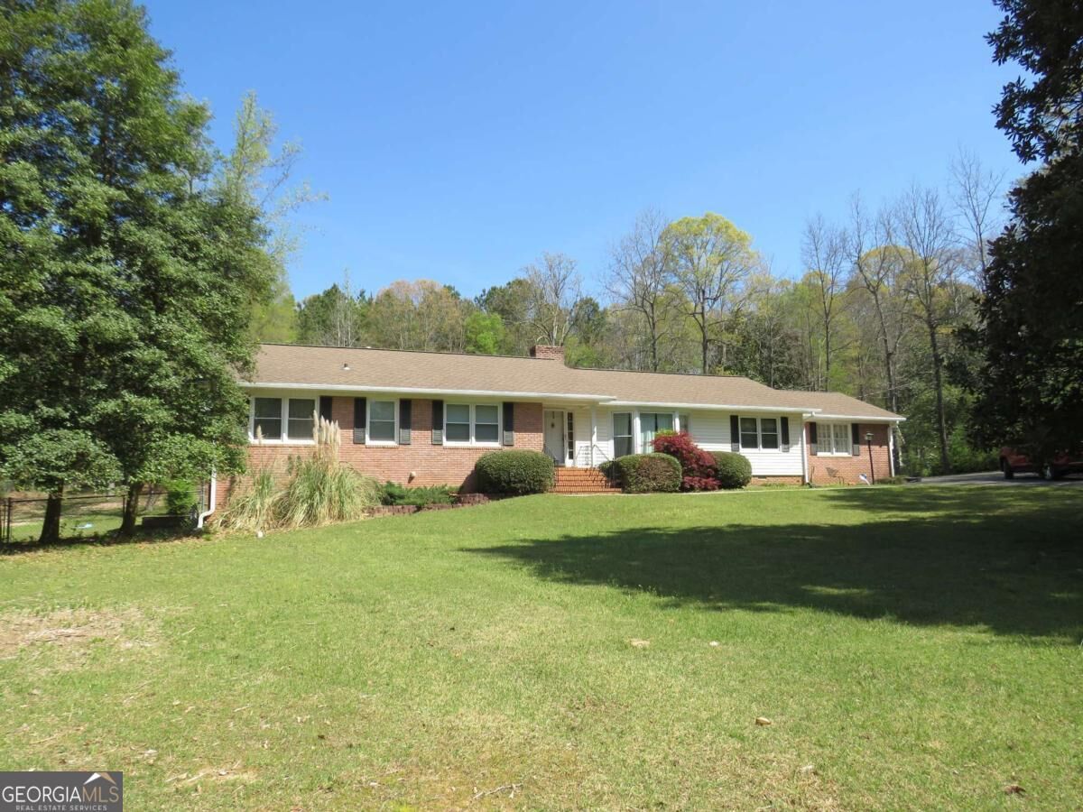 Property Photo: 218 Fair Oaks Road GA 30125