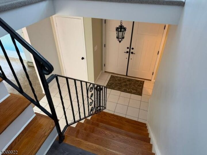 Property Photo:  4 Parkview Dr  NJ 07876 