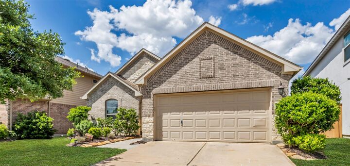 Property Photo:  3819 Robinson Bend Drive  TX 77386 