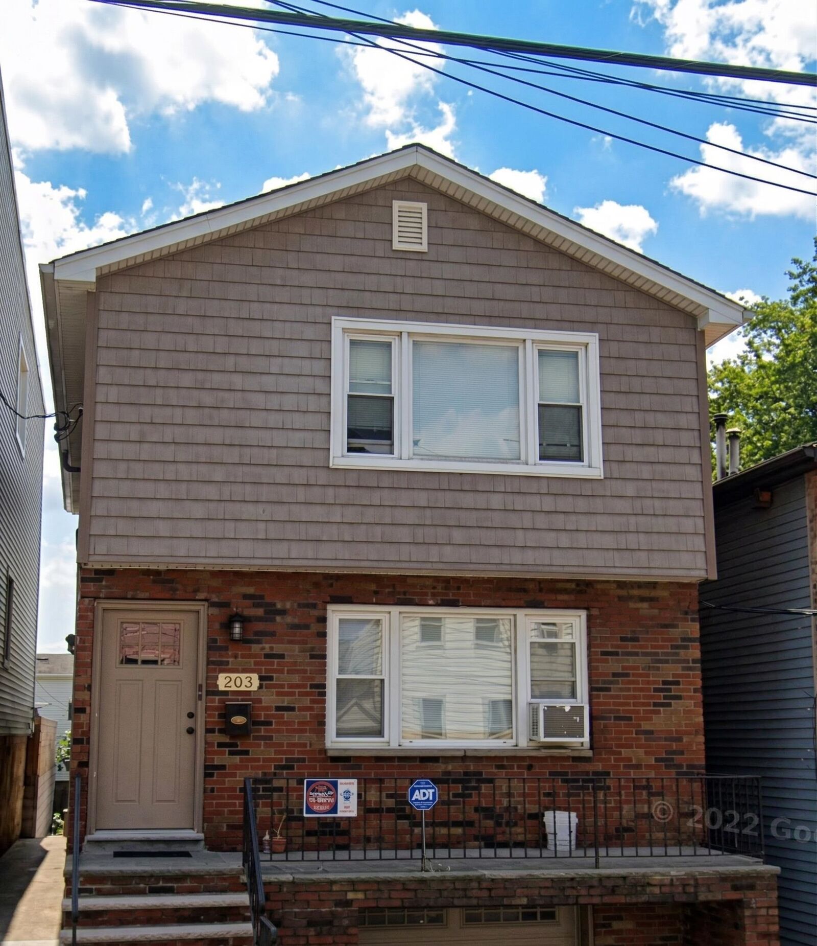 Property Photo:  203 Zabriskie St 2  NJ 07307 