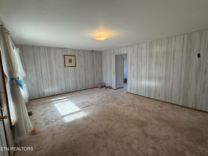 Property Photo:  211 Black Oak Rd  TN 37841 