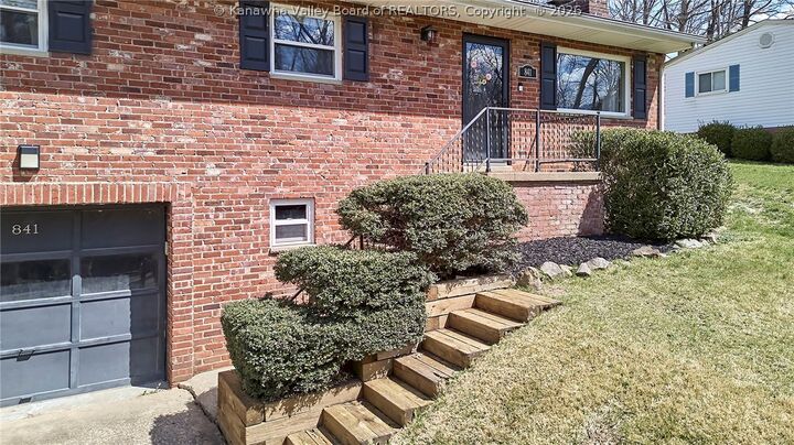 Property Photo: 841 Daverton Road WV 25303