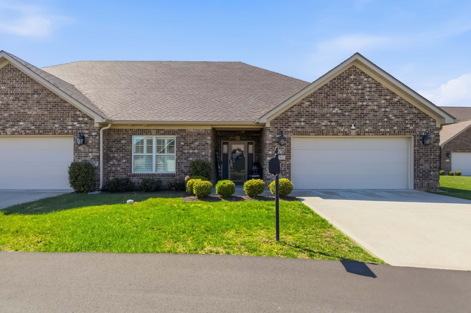 Property Photo:  903 Paddock Court  KY 40475 