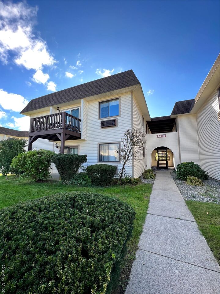 Property Photo:  24 Village Park Drive 2F  NY 12524 
