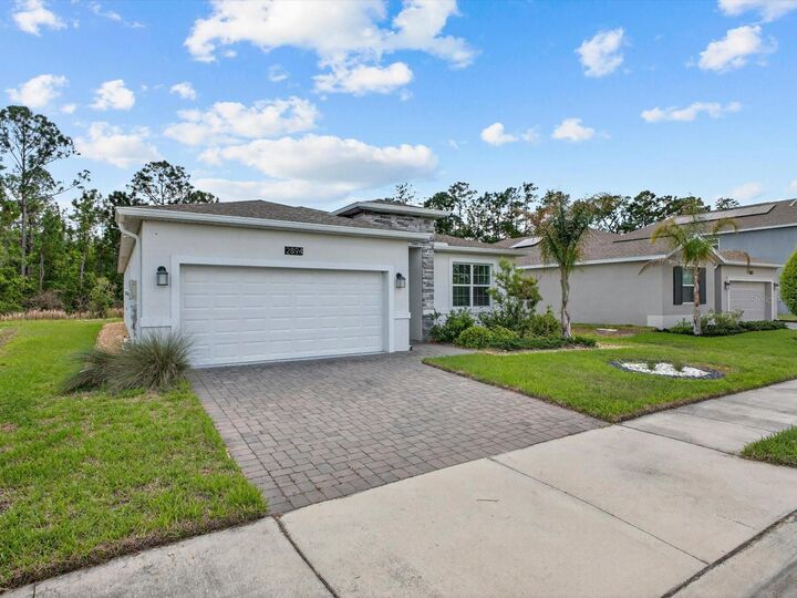 Property Photo:  2894 Camden Way  FL 33837 
