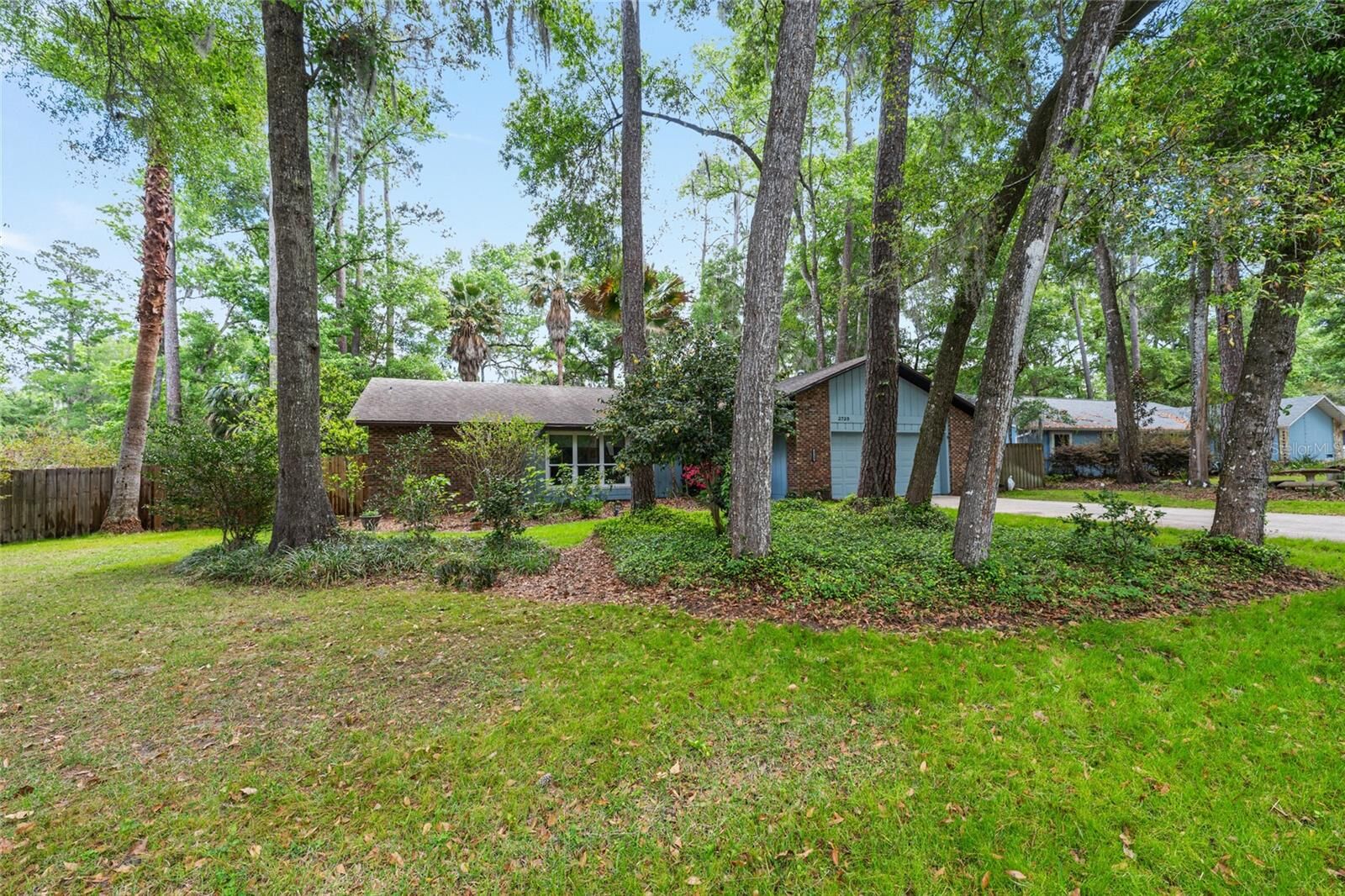 Property Photo: 2725 NW 38th Street FL 32605