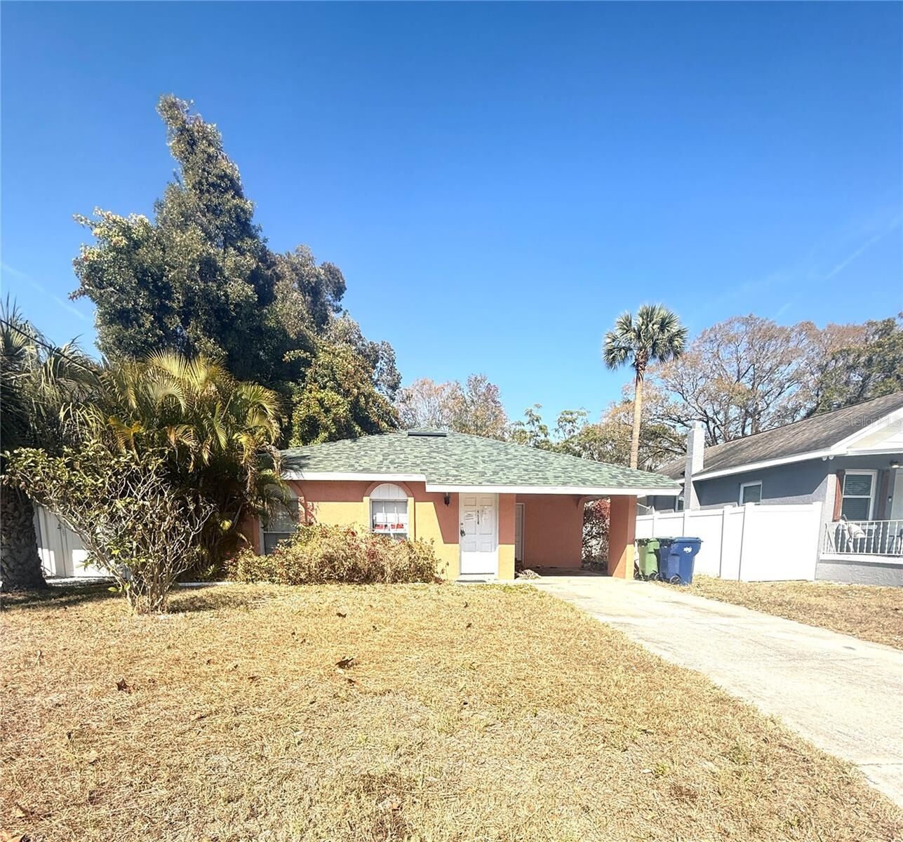 Property Photo:  2913 W Kathleen Street  FL 33607 
