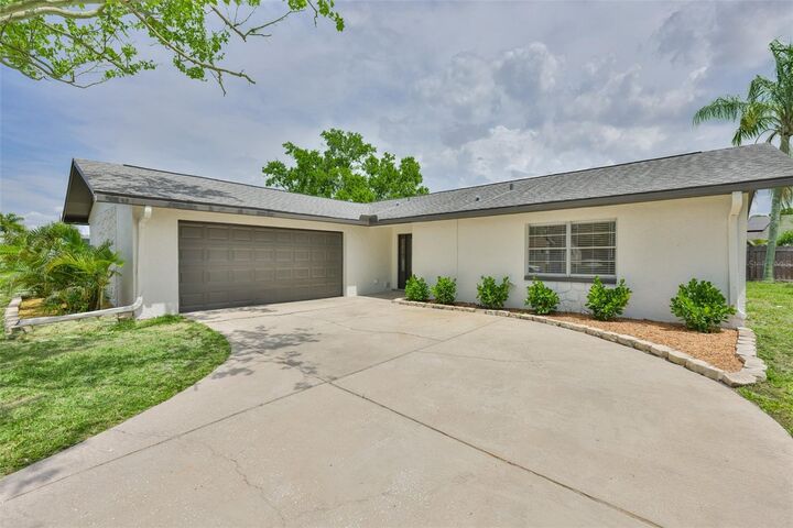 Property Photo: 539 Red Mangrove Lane FL 33572