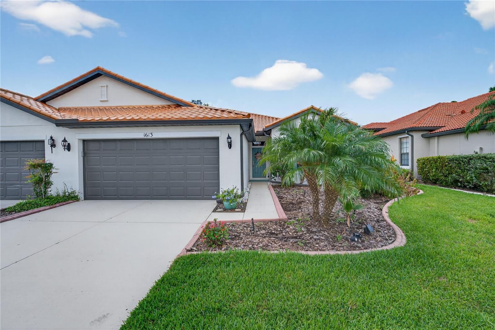 Property Photo:  1613 Currant Court  FL 34289 