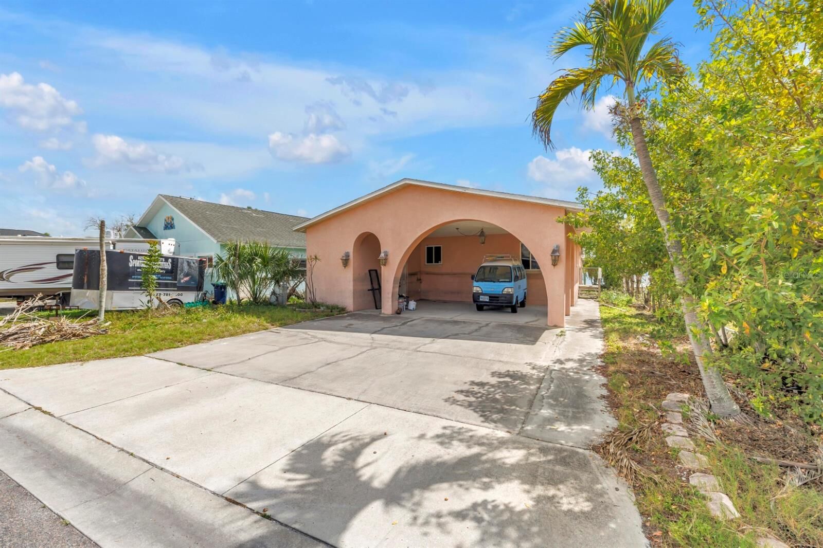 Property Photo: 623 180th Avenue E FL 33708